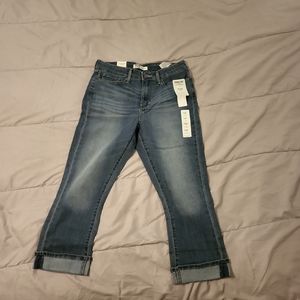 Signature Levi Strauss mid rise capri
